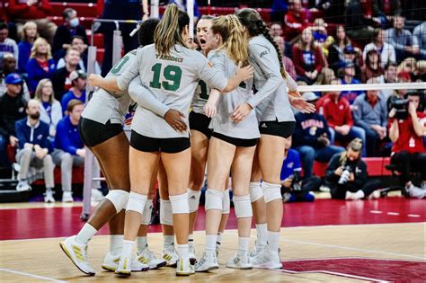 Oct 16, 2023 · The 2023 NCAA DI women's volleyball championship semifinals and finals are Dec. 14 and 17 at Amalie Arena in Tampa, Fla. ... Kansas 3, No. 7 Miami (Fla.) 0; Georgia 3, No. 8 Towson 1; .