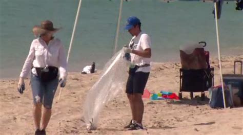 Miami-Dade’s Sea Turtle Conservation Program hosts beach cleanup at Haulover Park