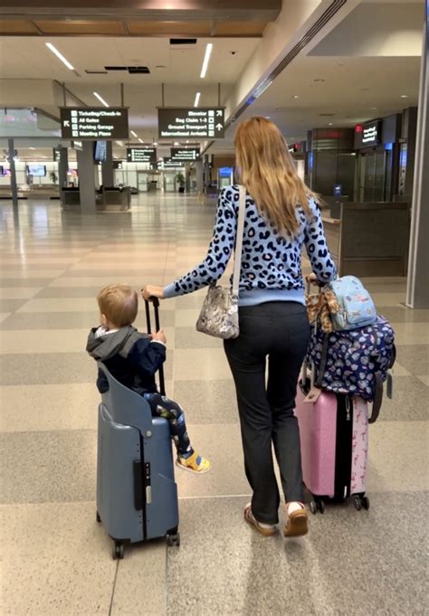 Miamily suitcase. MiaMily x Multicarry Luggage Bag. Ride-on suitcase for children & portable seat for adults. TSA compliant. Suitable for ages 2+ and ~220lbs (100kg). Red, Red, Miamily Luggage Red, 20 Inch : Amazon.ca: Clothing, Shoes & Accessories 