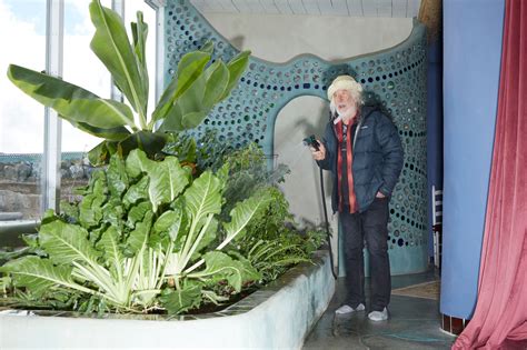 Michael E. Reynolds - Wikipedia