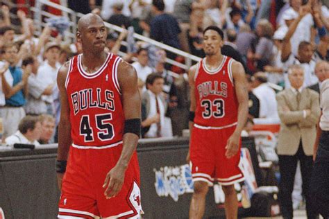 Michael Jordan era “un jugador horrible” y “era horrible jugar con él”, dice Scottie Pippen