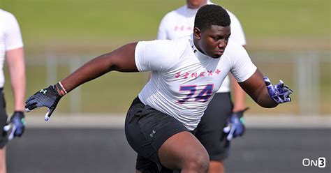 Michael Fasusi is a 2025 offensive tackle who has heads turning all across the nation. He is a four-star prospect that already has over thirty offers. Fasusi has been on a few unofficial visits .... 