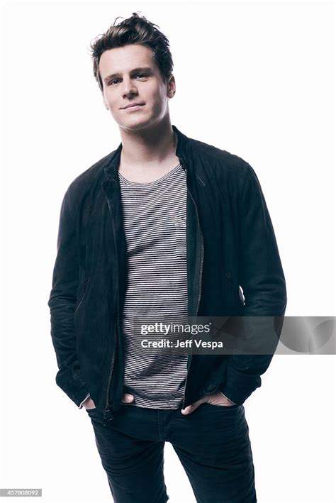 Michael groff actor.  Jonathan Groff is a talented actor and singer wh...