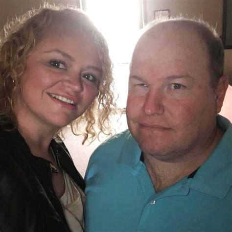 Amy Slaton is moving on with her love life. The 1000-Lb Sisters star has a new man in her life after splitting from her husband, Michael Halterman, earlier this year.. Slaton took to TikTok on .... 
