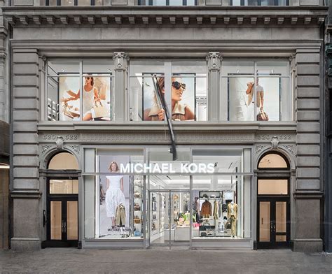 Riverhead. Southampton. Staten Island. Syracuse. Waterloo. White Plains. Yonkers. Browse all Michael Kors locations in New York to find a store near you. Shop for jet set luxury: designer handbags, watches, shoes, men's and women's ready-to-wear & more.. 