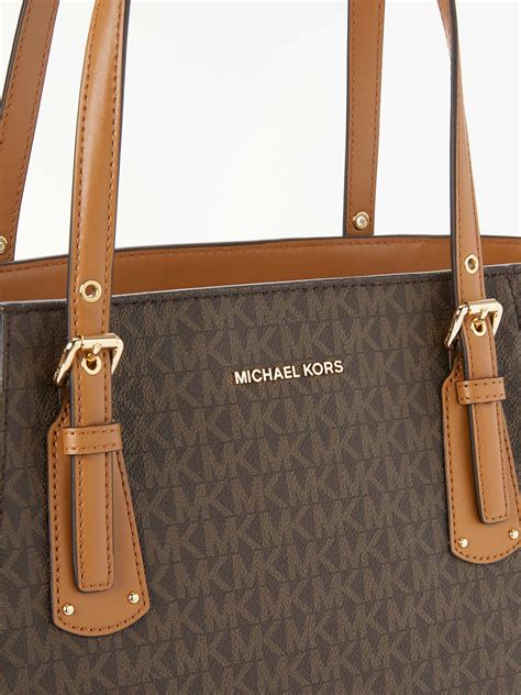 Michael kors usa. Women's New Arrivals. Filter. Sort. 93 Items. Astor Large Studded Leather Shoulder Bag. $328 $246. KORS LOVES. 25% Off Your Purchase. Prices As Marked. 