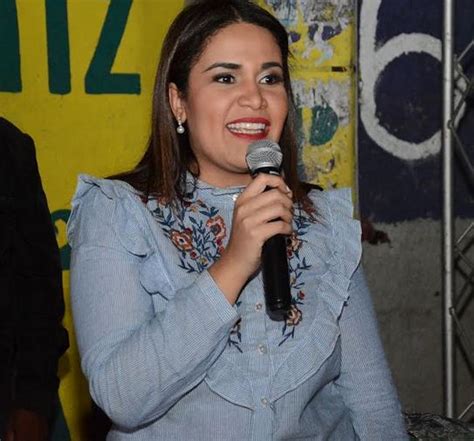 Michelle Ortiz Messenger Santo Domingo