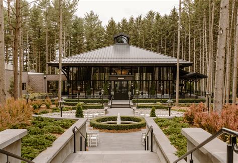 Michigan wedding venues. It’s not exactly shocking news that weddings are expensive. From the venue to the dress to the catering and the honeymoon, the costs can add up quickly. For most couples, setting a... 