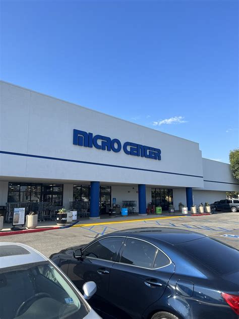 In 1999, Micro Center opened our first Colorado store in the Denver Tech Center area. Located just north of I-225 off South Tamarac Street at 8000 East Quincy Avenue, Micro Center transformed computer retailing in Denver with a much higher level of customer service and employee expertise, combined with an unmatched selection of computers, …. 