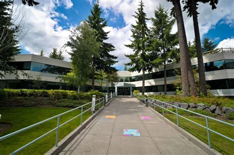 Both the victim and suspect of a stabbing in Redmond on Wednesday worked at Microsoft, court documents say. Joseph Richard Cantrell, 27, is being charged with attempted murder and is being held in .... 