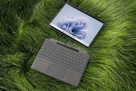 Microsoft sq 3. Oct 12, 2022 ... Microsoft's SQ3-powered Surface Pro 9 is said to have an ultra-long battery life of up to 19 hours. Additionally, the processor will also ... 
