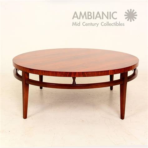 Mid Century Round Table - 5,039 For Sale on 1stDibs