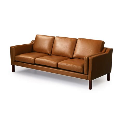 Mid century modern leather couch. Mid-century modern style furniture is a popular aesthetic that champions clean lines, geometric shapes, and natural materials. The mid-century furniture we all know and love today was drawn from innovative designers that made their mark on the furniture world in the middle of the 20th century (between 1933 and 1965). 