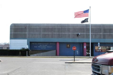 Mid ny distribution center. Mar 30, 2023 · Bethpage, NY: This is the P&DC in Bethpage, Long Island, New York (previously the L&DC, originally NY Metro PMPC). It has about 400,000 square feet. It was one of the East Coast’s first PMPCs back in 2001; it now processes packages only. The nearest facilities are the Western Nassau in Garden City and the Mid Island P&DC in Melville. Work on ... 
