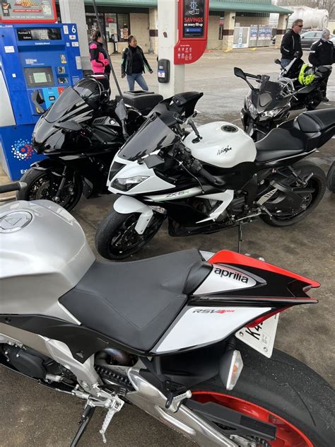 Mid-South Motoplex is also proud to offer our customers top-notch sales, service, parts, accessories, and financing. 2024 Kawasaki KLX®140R L Featuring confident handling, KLX®140R motorcycles are the ideal entry into off-road riding. The easy-to-ride KLX140R lineup offers a 144cc engine, plush suspension and push button electric start ...