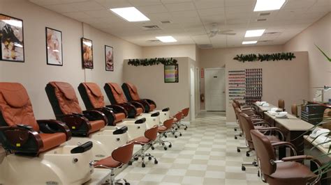 What are people saying about nail salons near Middletown, NY? This is a review for nail salons near Middletown, NY: "You have to check this out. The best nail salon in Middletown. Everything is new and clean. Reminds me of my favorite nail place in Jersey. They have 4 different options for Spa Pedicure that come with 5,10, or 15 minute oil ... . 