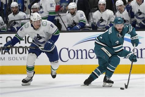 Mikael Granlund breaks tie early in 3rd period, Sharks beat Canucks 4-3