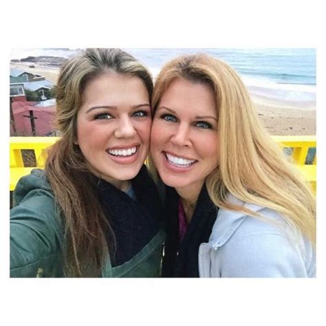 Mikaela long mother book.  Env&iacute;os a todo el Per&uacute;. pe.  P...