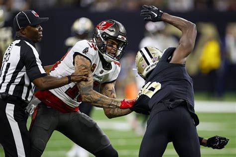 Mike Evans explained to the refs why he got in a fight with Marshon Lattimore