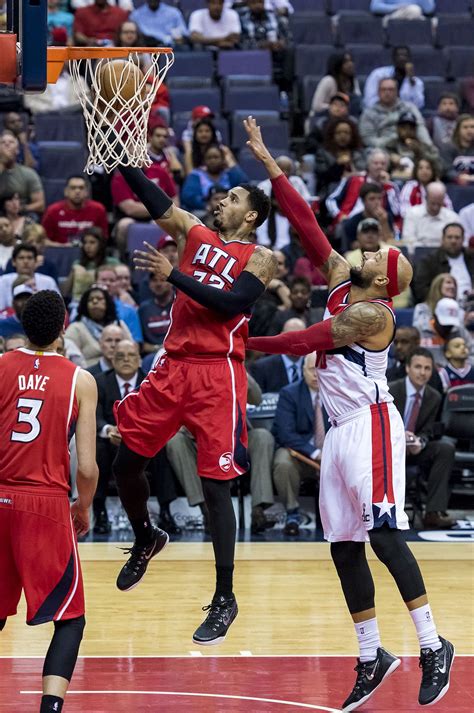 Mike Scott (basket-ball) — Wikipédia