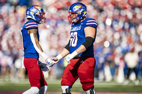 Mike novitsky. The centerpiece of that line, Mike Novitsky, is an experienced starter whose move to the Big XII should address questions about the level of competition he faced in the MAC. Still very new to the ... 