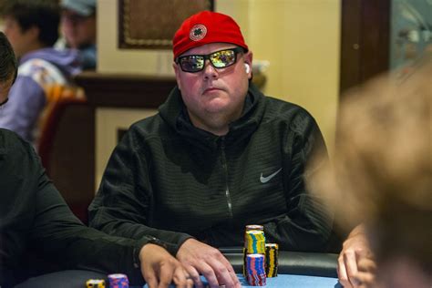 Mike vanier poker. Photo: Chipleader Mike Vanier. A scan of the field during the break turned up five players with at least 1.4 million in chips, creating an unofficial leaderboard: 1. Mike Vanier – 2,871,000 (239 bb) 2. Brian Kim – 2,282,000 (190 bb) 3. Chad Eveslage – 1,727,000 (144 bb) 4. Ren Lin – 1,700,000 (142 bb) 5. 