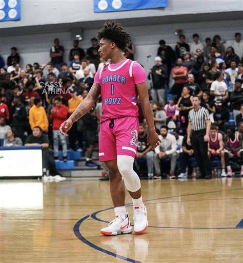 Mikey williams team. About . Basketball player who, in 2018, was ranked as the top prospect in the nation for the class of 2023. He has played for the travel team Malcolm Thomas All-Stars, which has widely been regarded as one of the country's best. 
