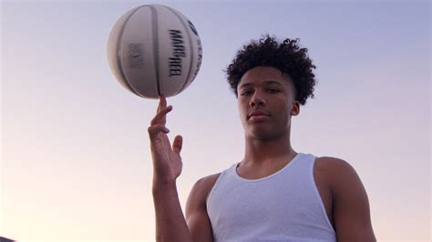 14 Απρ 2023 ... Superstar Memphis basketball recruit Mikey Williams is arrested on FIVE charges of assault with a deadly weapon before being released on $50k .... 