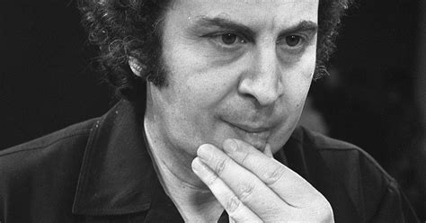Mikis Theodorakis - Wikipedia