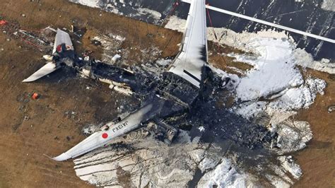 Milagro en el aeropuerto de Haneda en Tokio: los pasajeros describen el terror y el alivio después de la colisión de Japan Airlines