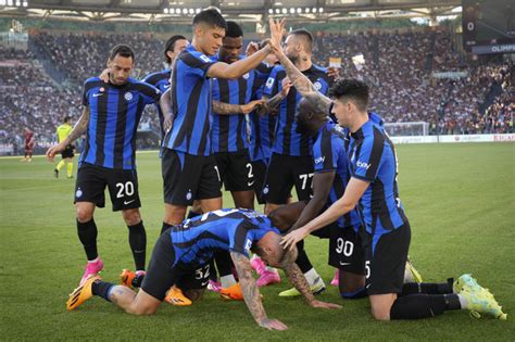 Milan beats Lazio 2-0 to boost top-4 hopes but loses Leão