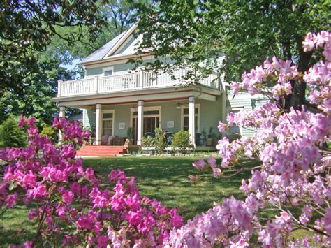 Mileybright Farmhouse Bed & Breakfast (Decatur) • HolidayCheck