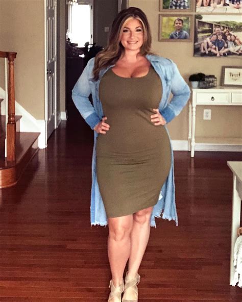 Milf curvy
