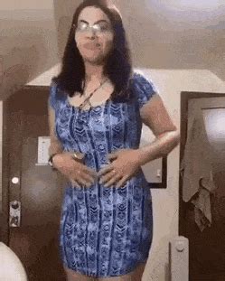 [34yo] Lifting my dress up and showing you my fit mom bod. Hope you like it ;) #gif #reddit #tits #pussy #milf #highheels 