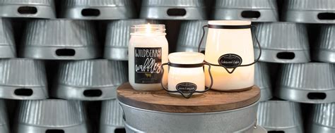 Milkhouse candle company. Fill your home with the cozy aroma of vanilla, cinnamon, and nutmeg with this soy and beeswax candle. Welcome Home is one of the best-selling scents from … 