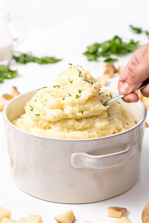 Million dollar crockpot mashed potatoes. Method. Combine the potatoes, cream and water in the slow cooker: Stir to coat. Dot the top of the potatoes with butter and sprinkle with the salt. Lisa Lin. Cover and cook on high for 3 1/2 hours. Lisa Lin. Mash the potatoes: Mash with a potato masher for chunkier potatoes, use a ricer, or whip with a hand mixer. 