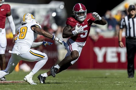 Milroe, No. 8 Alabama roll past FCS team Chattanooga, 66-10 for 9th straight win