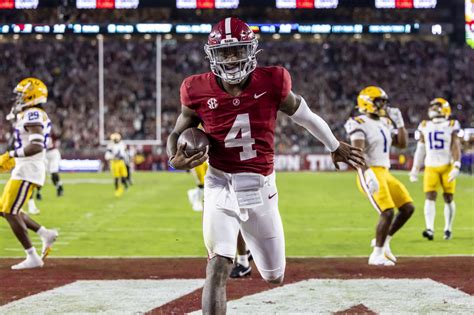 Milroe runs, passes No. 8 Alabama to 42-28 victory over No. 13 LSU, Daniels leaves with injury
