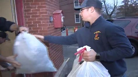 Milton firefighter who served in Marines holding clothing drive for homeless veterans