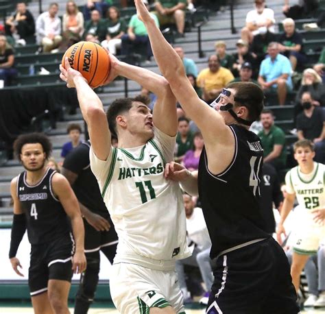 Milwaukee and Stetson square off in CBI Tournament matchup