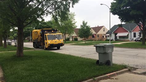 Milwaukee trash collection. The City of South Milwaukee will be transitioning to a fully automated garbage collection system that solely uses tipper carts for collection. The city has been picking up garbage with a semi-automated process from cans, bags, … 