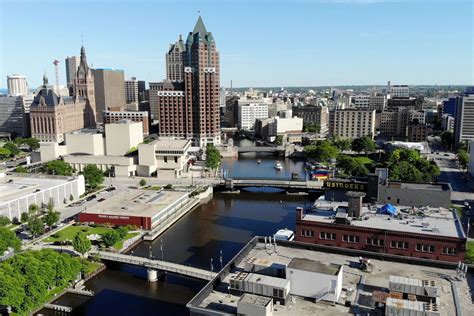 Download Milwaukee A City Built On Water By John Gurda