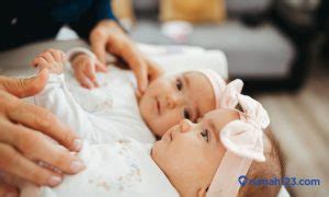 Mimpi melahirkan bayi kembar 3. .  ...
