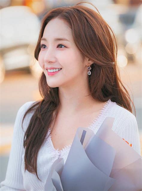 Park Min-young (Korean: 박민영; born March 4, 1986) is a South Korean actress. She rose to fame in the historical coming-of-age drama Sungkyunkwan Scandal (2010) and has since starred in television series City Hunter (2011), Glory Jane (2011), Dr. Jin (2012), A New Leaf (2014), Healer (2014–2015), Remember (2015–2016), Queen for Seven Days (2017), What's Wrong with Secretary Kim (2018 .... 