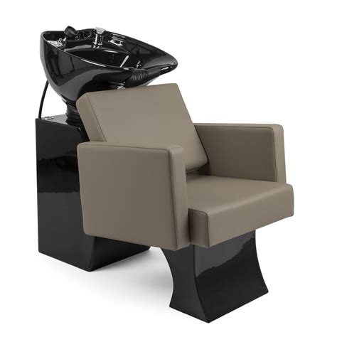 Modeled after our Corsair Styling Chair, the Corsair Shampoo