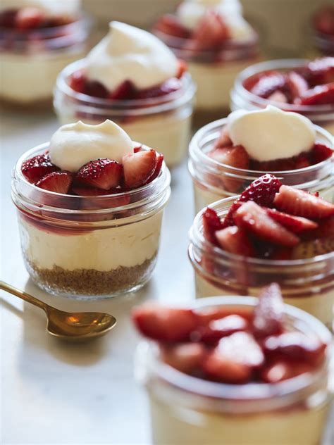 Mini Cheesecakes in Mason Jars - easy dessert recipe