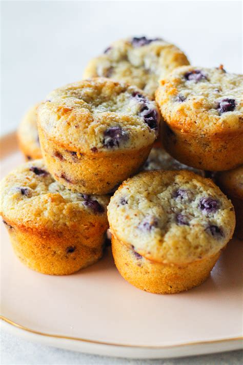 Mini muffin. Dry Ingredients: Gather all purpose flour, baking powder, baking soda and salt. Wet Ingredients: Gather mashed banana, sugar, maple syrup, melted butter an egg and vanilla extract. Substitutions. … 