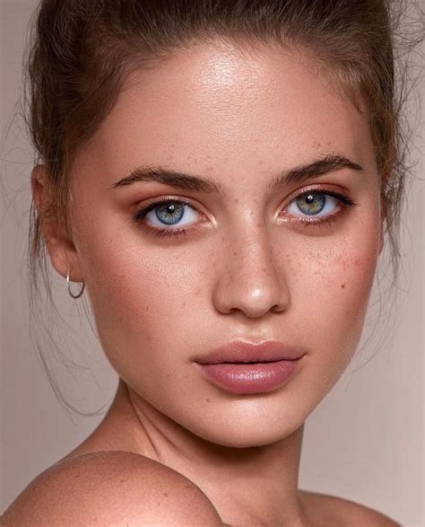 Minimal makeup. Use a medium tone shade in the crease – and slightly above the crease if you have hooded eyes. To create the medium tone for the crease area, consider mixing two or three cool and warm tones together such as a light orange tone with a medium cool brown. Too Faced Born This Way The Natural Nudes Eye Shadow Palette. 