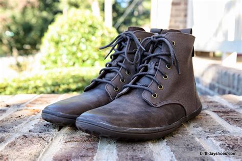 Minimalist boots. Oct 23, 2014 ... These shoes are extremely comfortable. The foot bed and the back of the shoe are cushioned. I had no need to break them in, they felt ... 