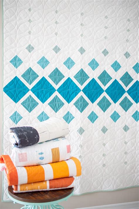 Minimalist modern quilt patterns.  Feb 1, 2012 · The Modern Quilt movement...